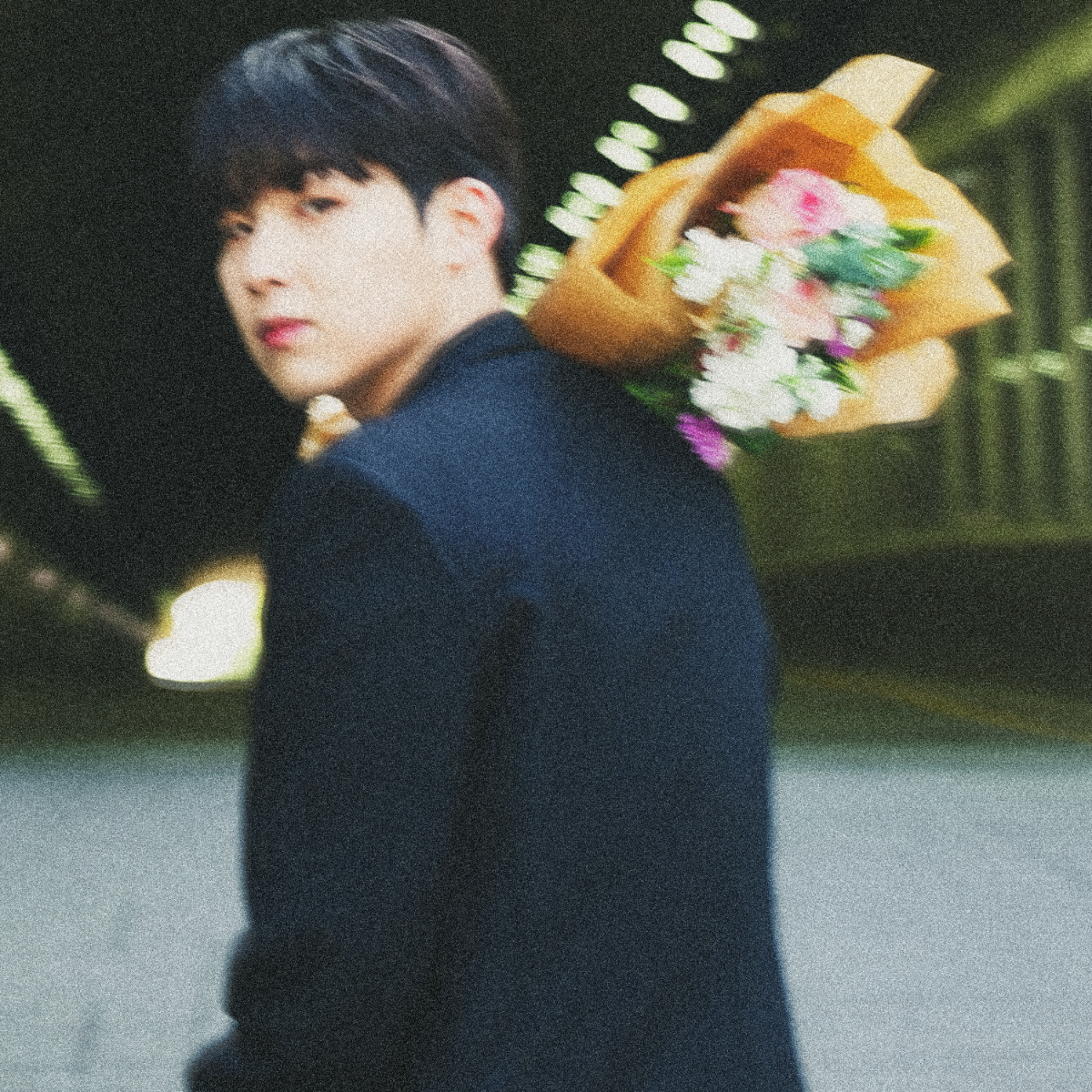 범진 - 꽃다발 들고서 - KiTalbum